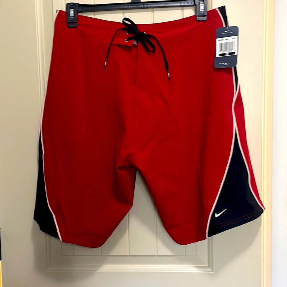 Mens new Nike volleyball/swim